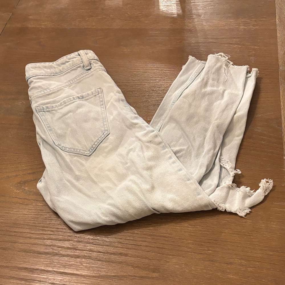 Refuge Light Blue Cropped Jeans with Frayed Hem